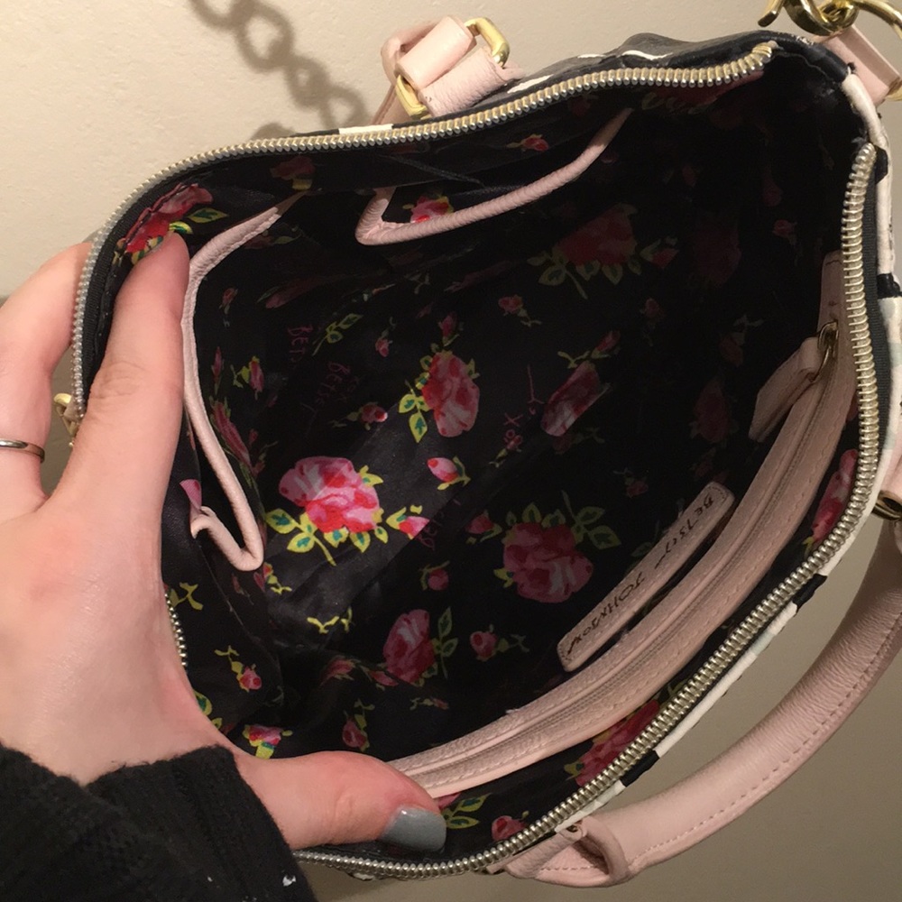 Betsey Johnson | Adorable Polkadot Crossbody Bag - Picture 7 of 7